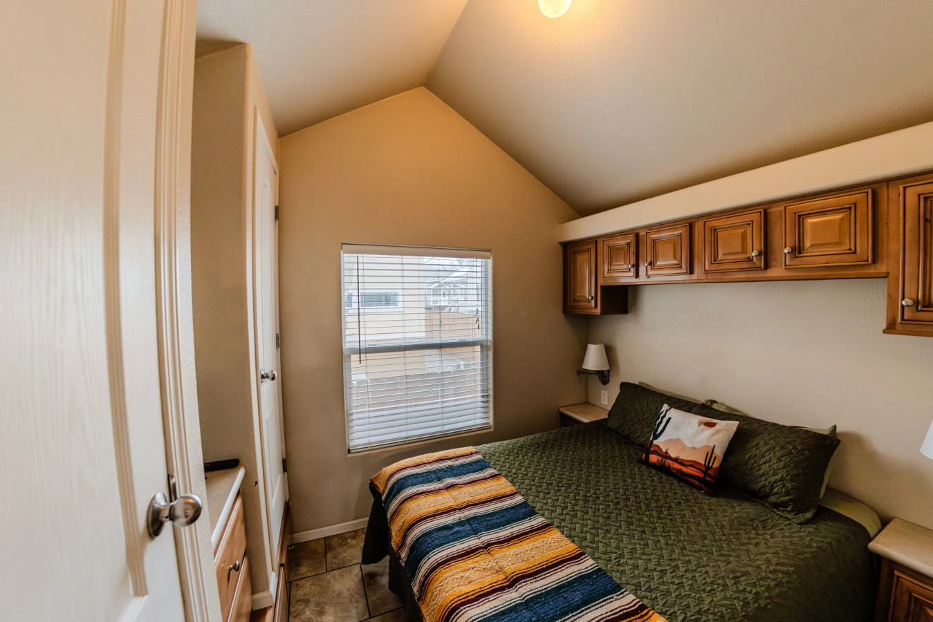 Hotels vs. Vacation Rentals in Moab: Neighborhood Guide to Desert Views