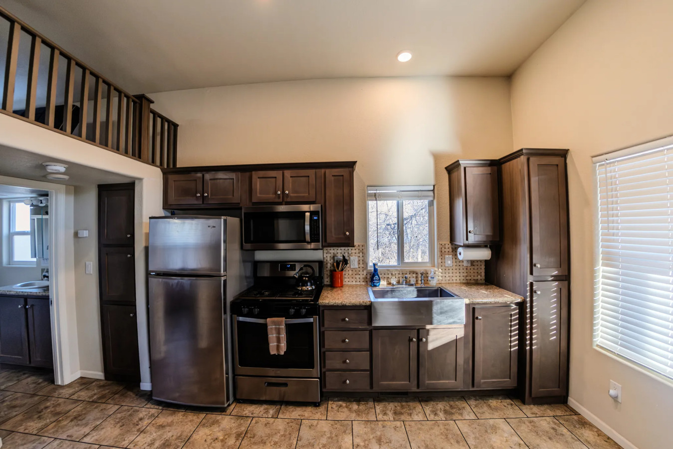 How to Choose a Moab Rental Kitchen: Cookware, Grill Access, Groceries